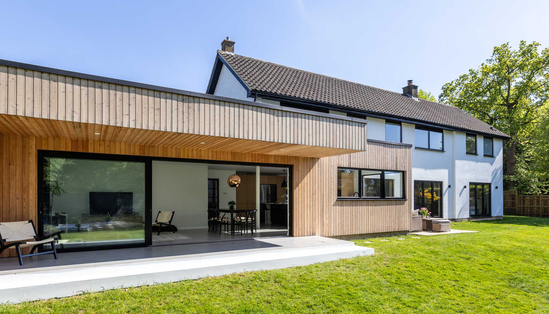 Located within a quiet cul-de-sac close to the centre of Tunbridge Wells, Shandon Close reimagines a detached family home through a series of carefully integrated contemporary extensions.
